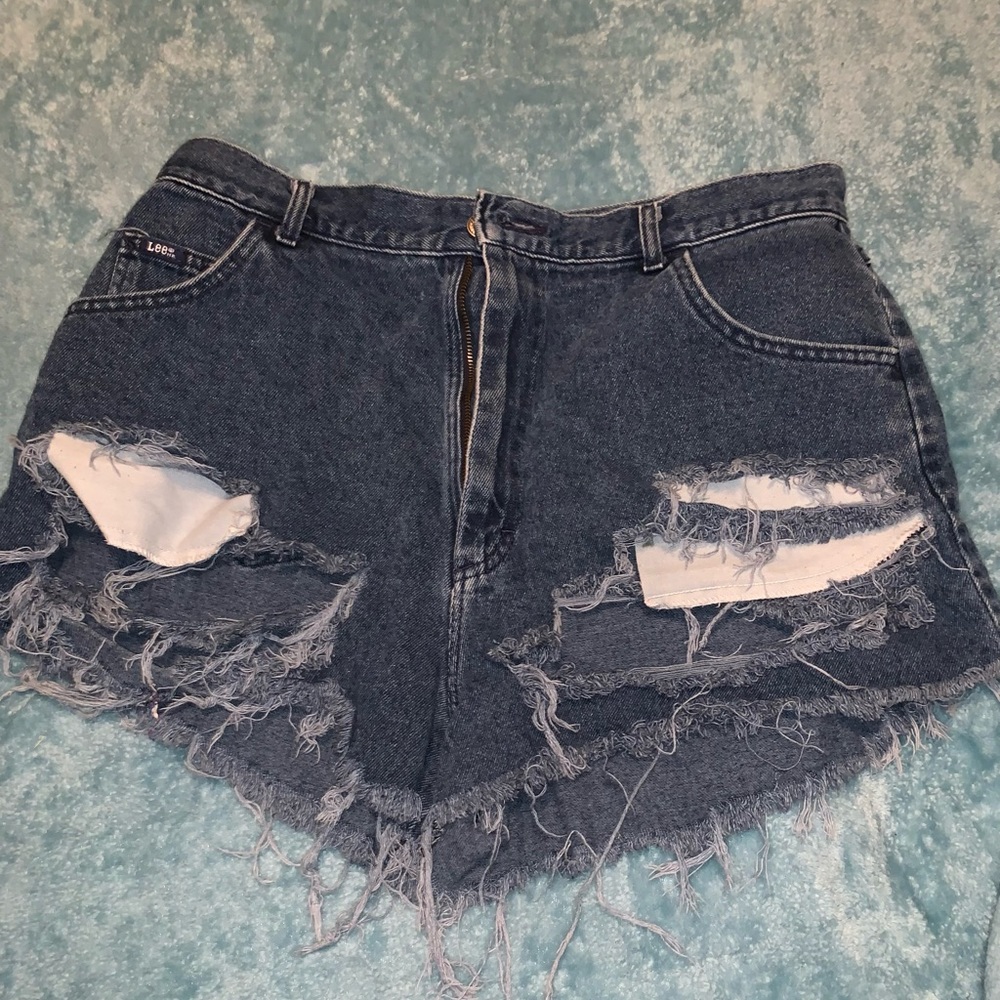 High Waisted Shorts Distressed & Ripped - Picture 2 of 4